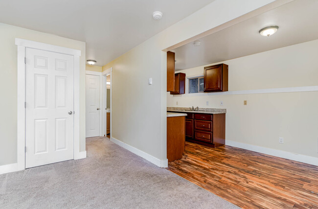 3022 NE 137th St Unit 137th ave apartment 7, Seattle, WA 98125 ...