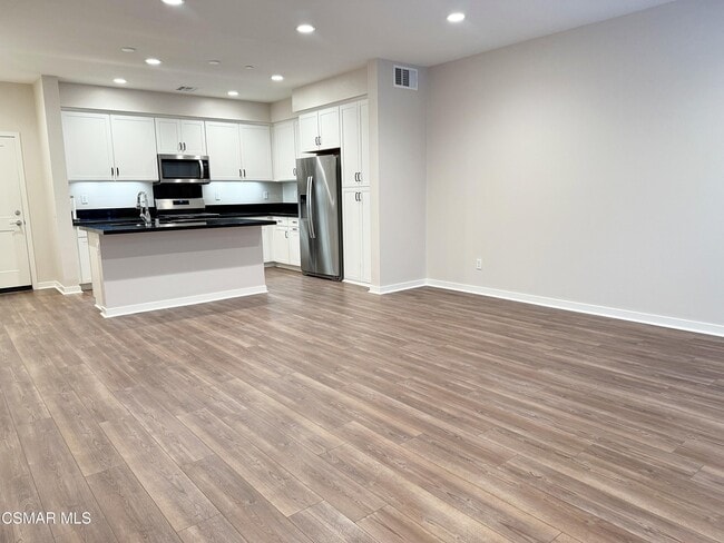 Building Photo - 215 Red Brick Dr