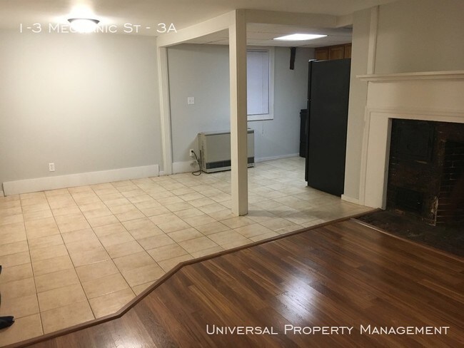 Building Photo - One Bedroom Walking Distance to Downtown