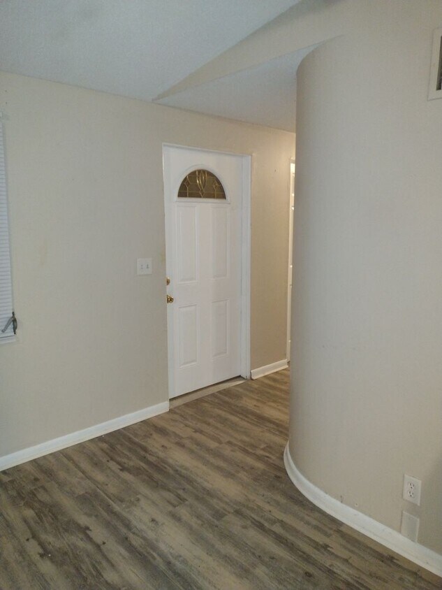 Three Bedroom One Bath Home in South Lake... - Three Bedroom One Bath Home in  South Lake...