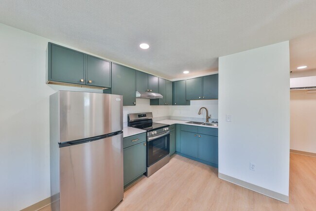 Building Photo - Modern Remodel with Designer Finishes | All Utilities Included