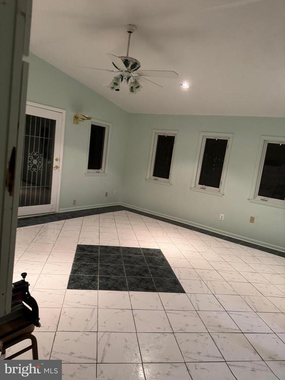 Foto del edificio - 8806 Braeside Dr