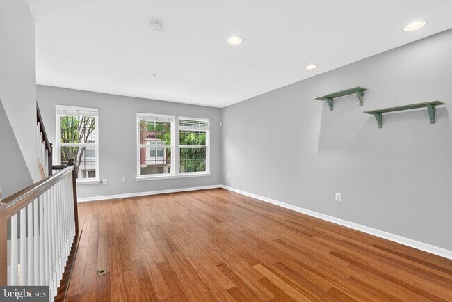 Foto del edificio - 13810 Fareham Ln