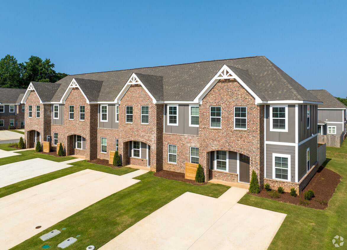 Foto principal - Legends Townhomes