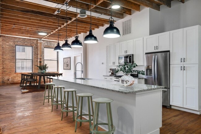 Building Photo - 2015 W Race Ave