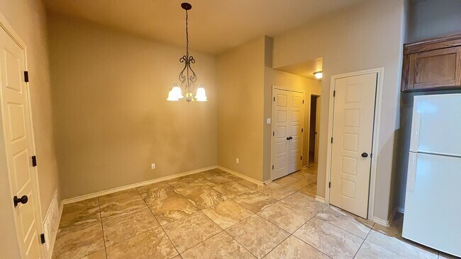 Building Photo - 2111 Bachelor Button Blvd
