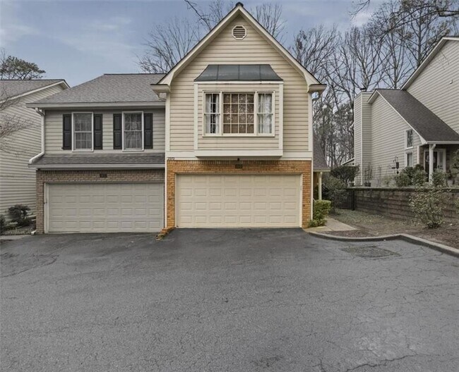 Foto del edificio - 2970 Woodruff Dr