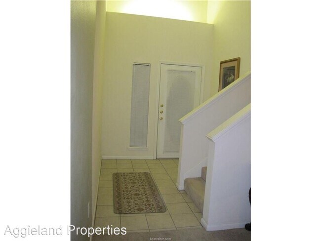 Building Photo - 4 br, 2.5 bath House - 1338 Canyon Creek Cir