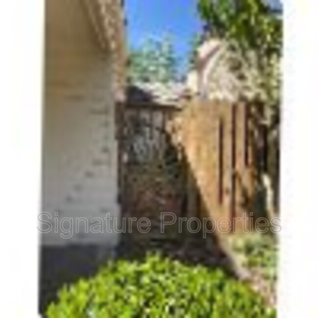Building Photo - 430 Windward Dr