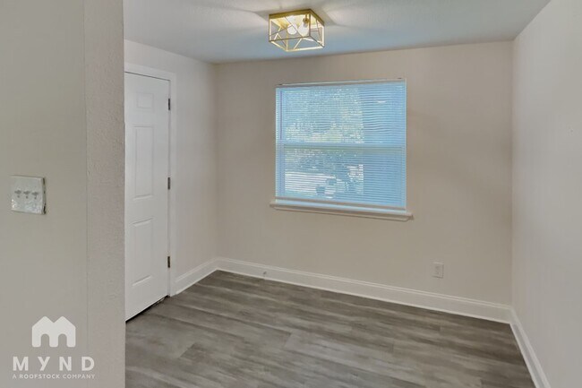 Foto del edificio - 306 Park Blvd