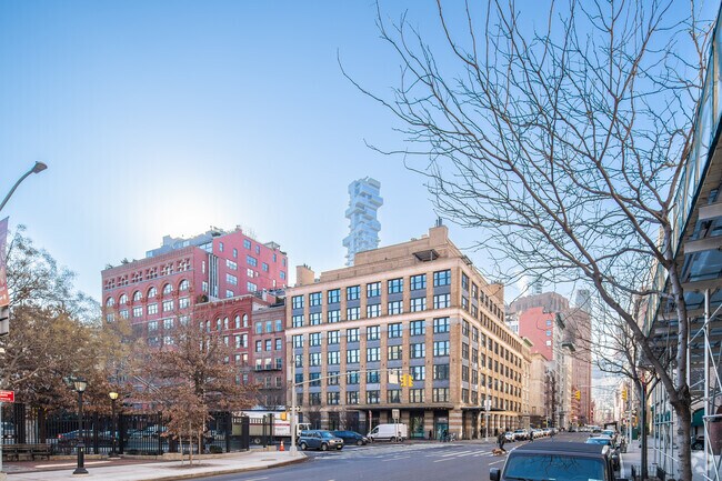 Context - 124-130 Hudson St