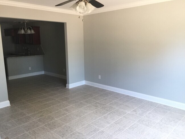 Foto del edificio - Move-in Ready!