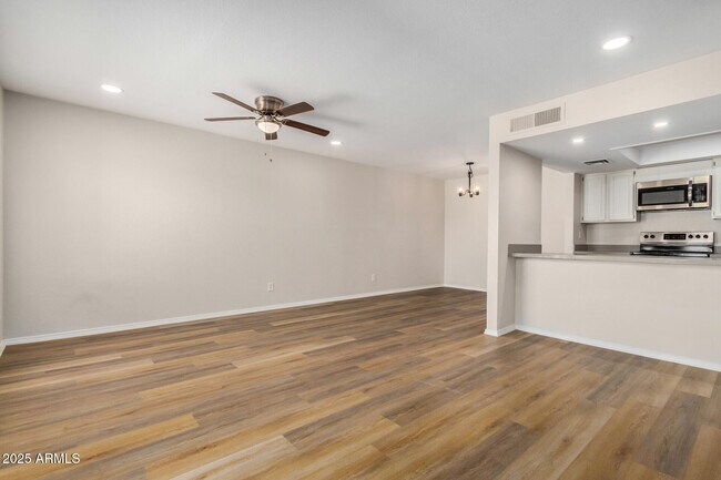 Foto del edificio - 222 W Brown Rd