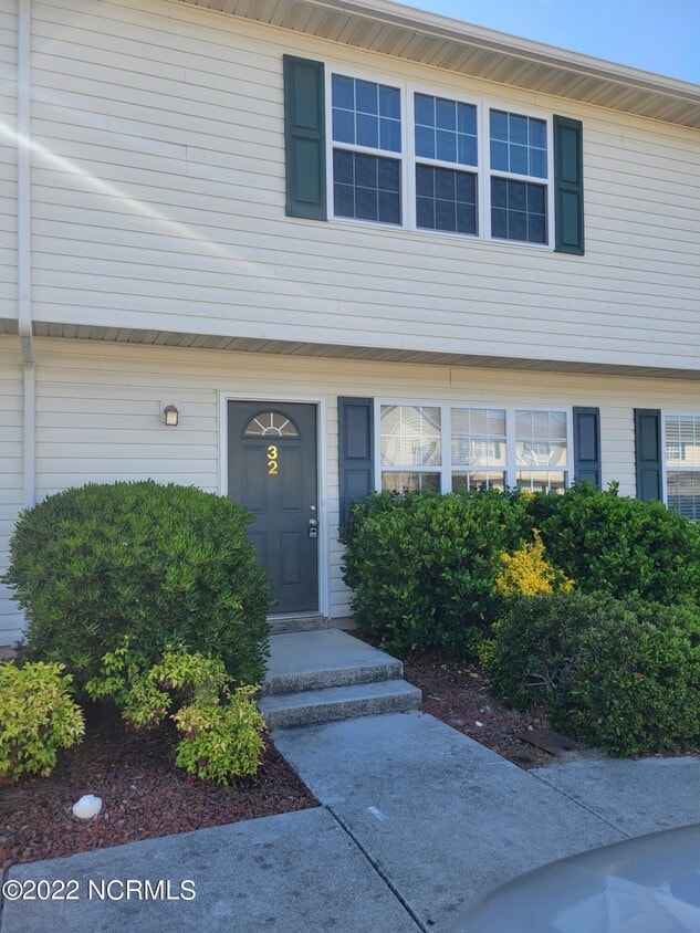 Primary Photo - 32 Pirates Cove Dr