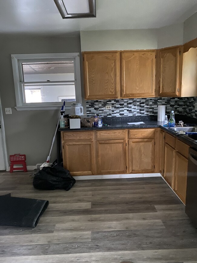 Kitchen - 91 Beech Ave