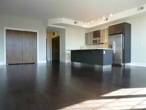 Building Photo - 154 W 2nd St