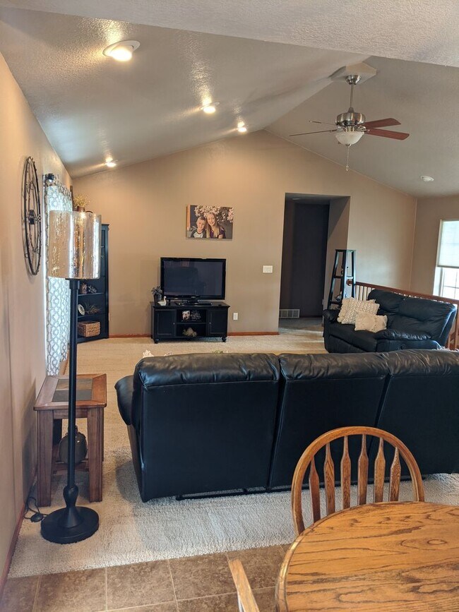 Foto del edificio - 4 bedroom, 1 3/4 bath house in Jesup