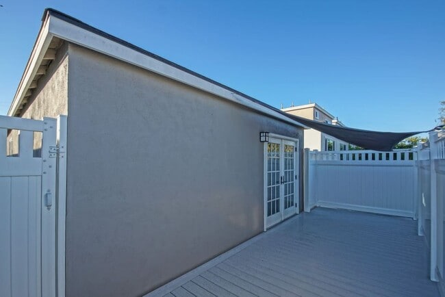 Foto del edificio - BEAUTIFULLY REMODELED, REDONDO HILLS HOME ...