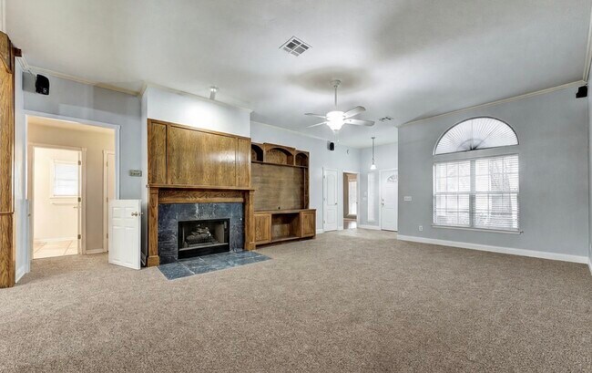 Building Photo - 1705 Concord Dr