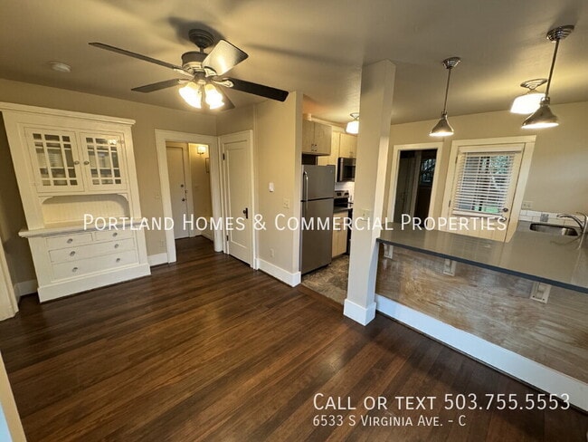 Building Photo - 6533 S Virginia Ave