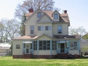 Building Photo - 406 S Armistead Ave