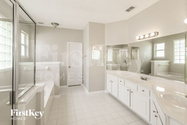 Foto del edificio - 1528 Walnut Creek Dr
