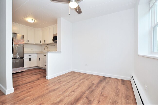 Foto del edificio - 2035 W Granville Ave
