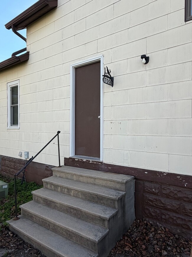 Building Photo - 1700 21st St