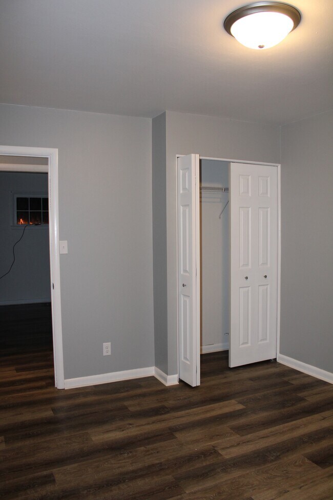 Foto del edificio - 735 Gloria Ave