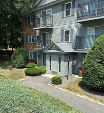 Building Photo - 11 Saint James Pl
