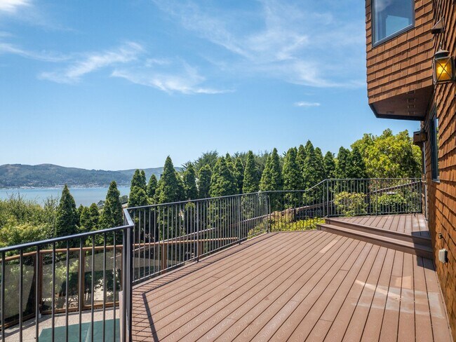 Foto del edificio - 27 Meadow Hill Dr