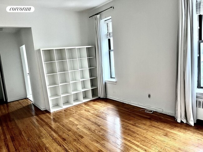 Building Photo - 100 W 85th St