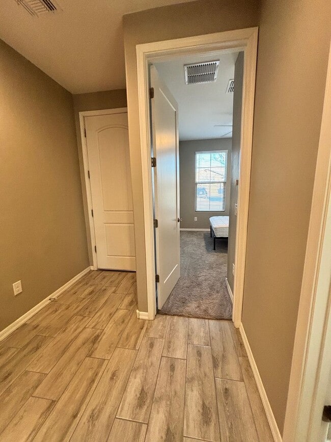 Building Photo - 4 Bedrooms 2.5 Bathrooms - Marana