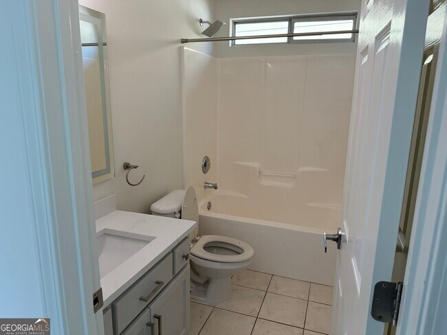 Foto del edificio - 288 Turnbridge Cir