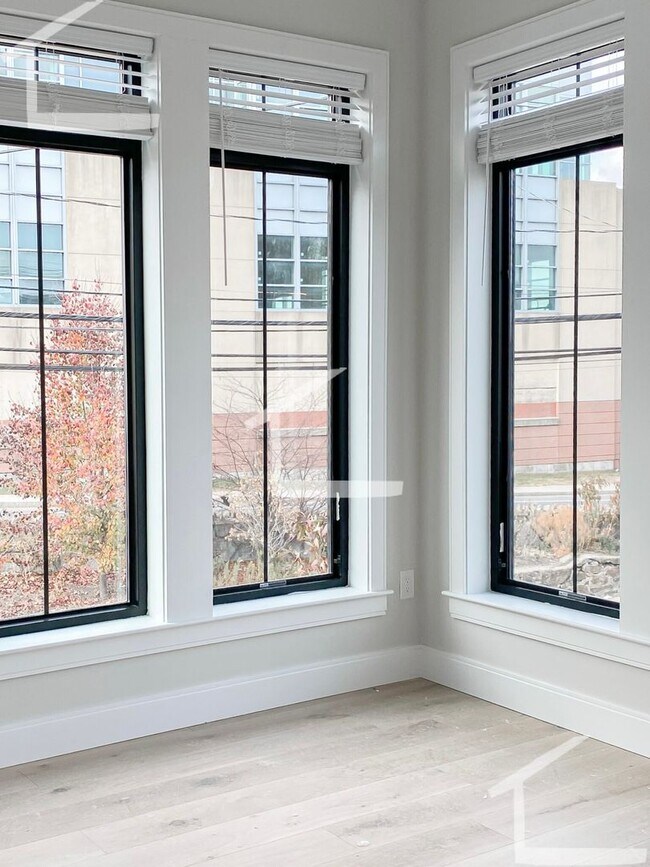 Foto del edificio - Amazing 2 Bed 2 Bath available 9/1!