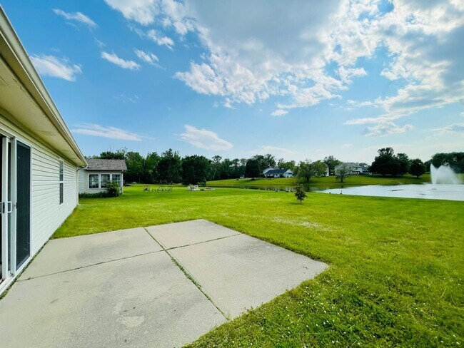 Foto del edificio - 3 Bedroom 2 Bath Waterfront Retreat in Franklin Township!!