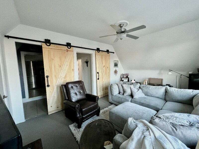 Foto principal - 6606 S Yale Ave