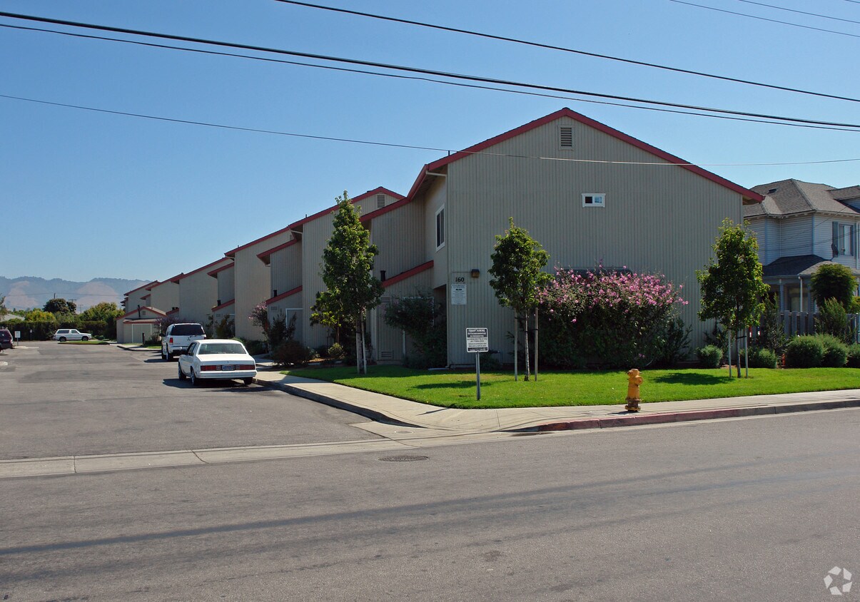 Foto del edificio - 160 Blackburn St