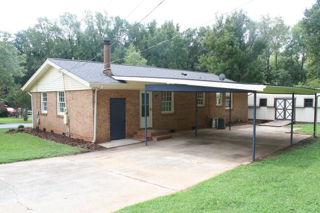 Building Photo - 3700 Densmore Drive, Charlotte, NC 28205