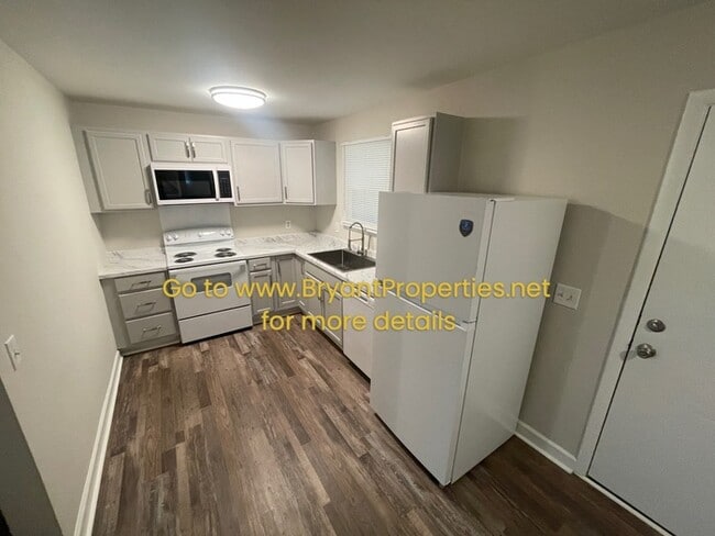 Building Photo - Single Family