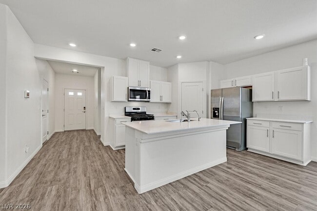 Foto del edificio - 7451 Mason Springs Ave