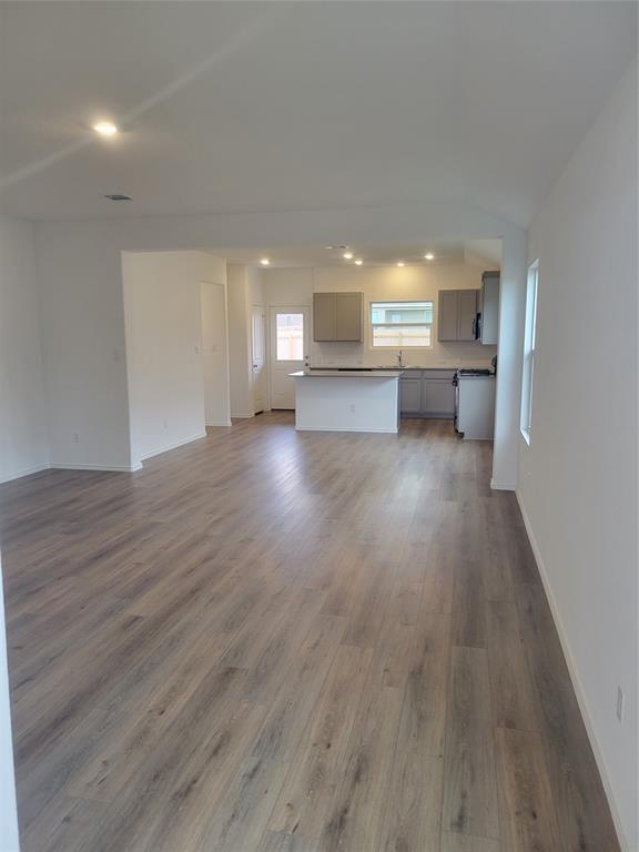 Building Photo - 623 Waterway Ave