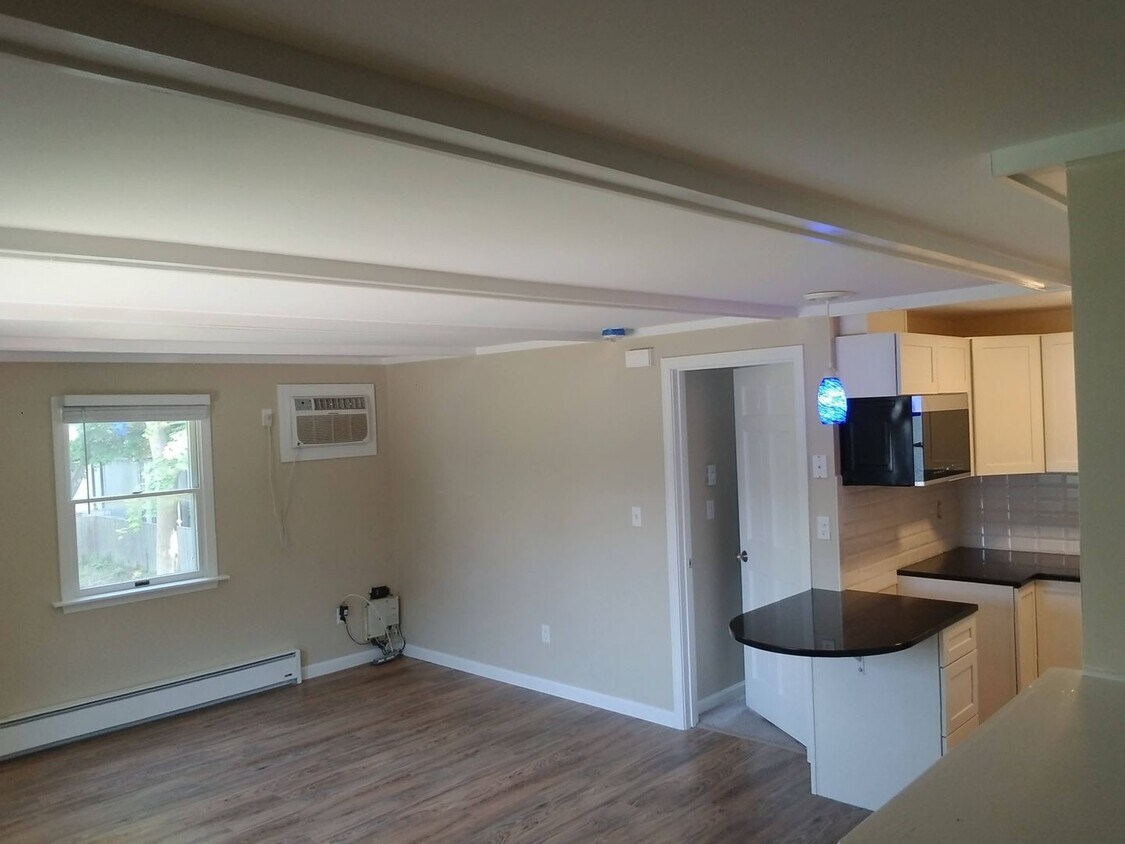 7 Mineral St Unit 3, Ipswich, MA 01938 Room for Rent in Ipswich, MA