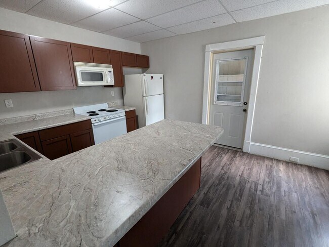 Foto del edificio - Ward 42 - 7th Ave Duplex