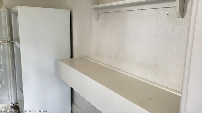 Foto del edificio - 331 Rose Ave