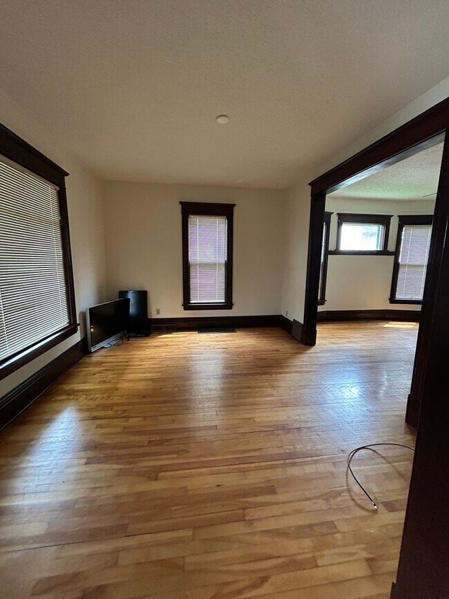 Foto del edificio - 812 5th St NE