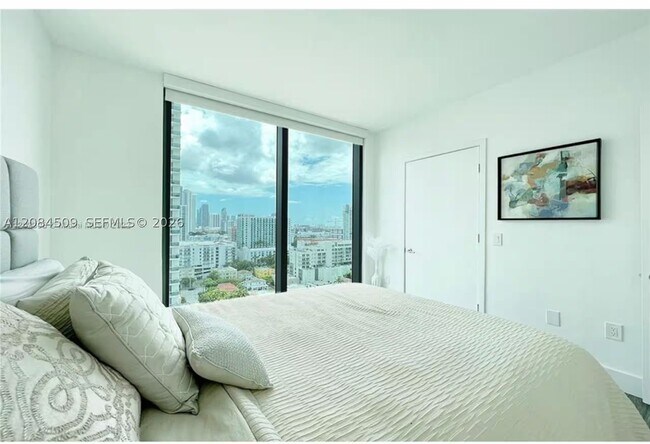 Foto del edificio - 460 NE 28th St