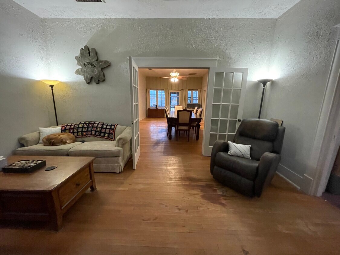 Foto principal - 2501 N Hughes Ave