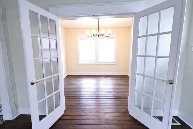 Foto del edificio - 555 Brittain Rd