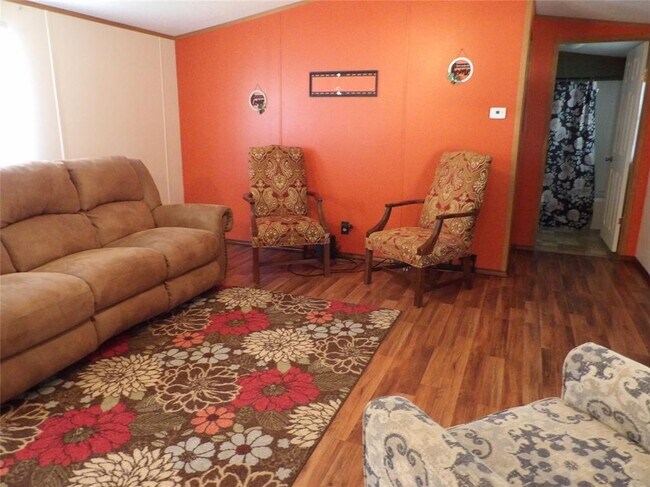Building Photo - 131 Black Walnut